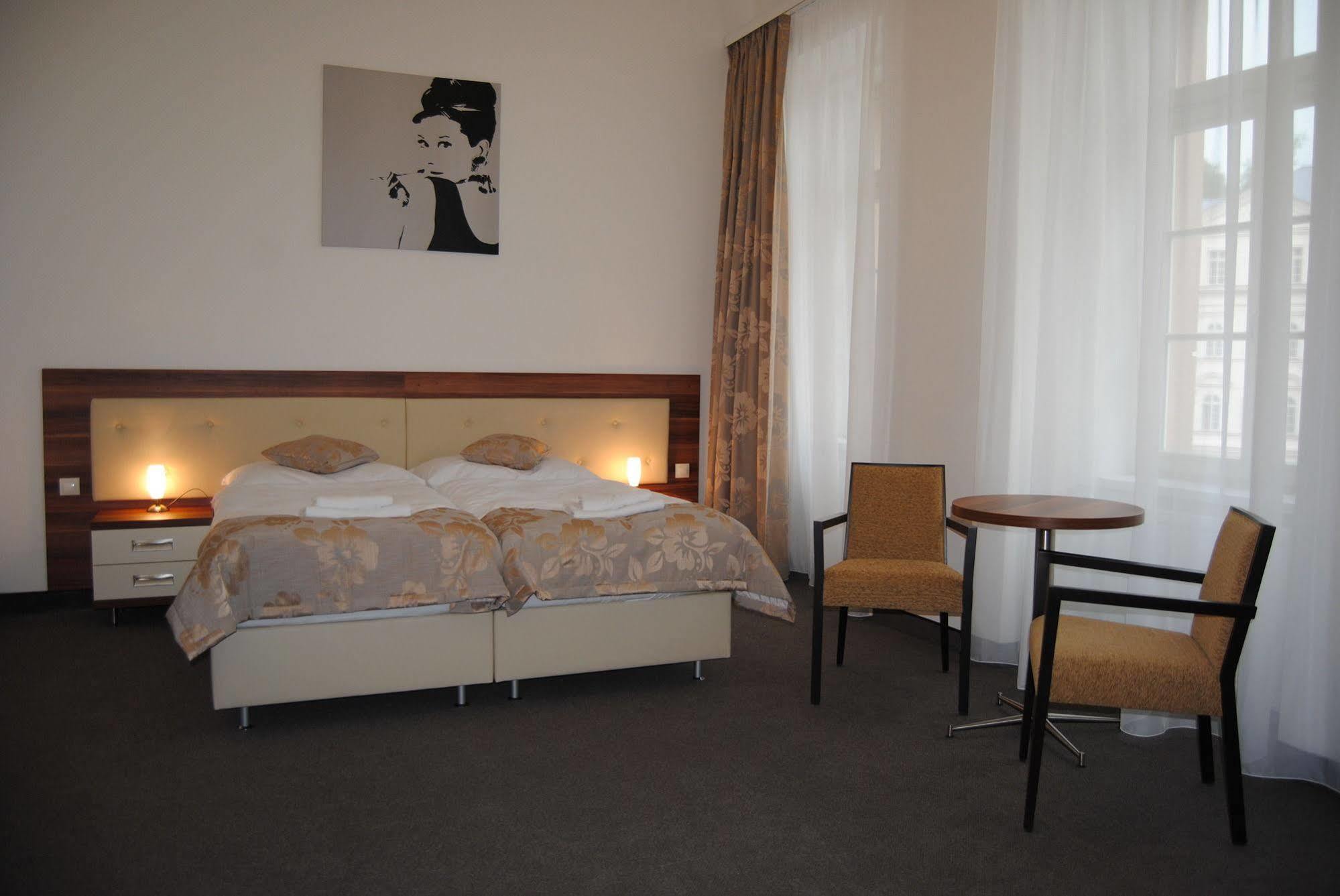 Hotel Malta Karlovy Vary Exterior photo